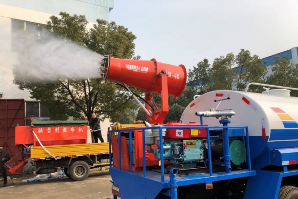 东风大多利卡喷洒车(8吨、30-40米喷雾机)