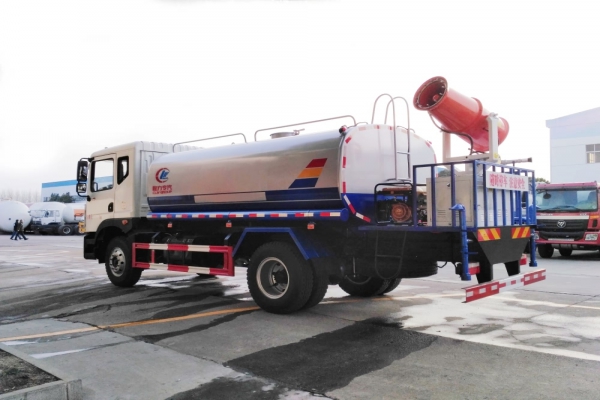 东风D9多利卡绿化喷洒车(12立方、30-35米雾炮机)