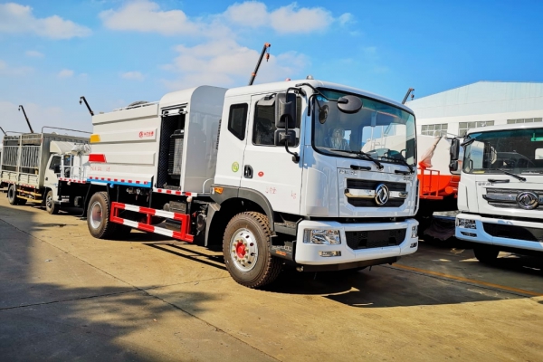 东风多利卡D9抑尘车(方形厢体、50-100米雾炮)
