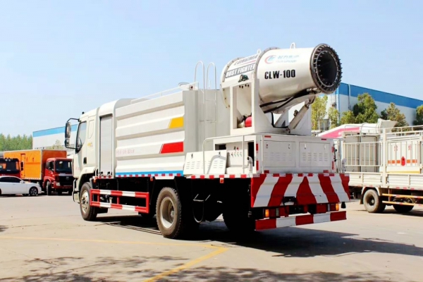 柳汽乘龙抑尘车(50-100米雾炮机)