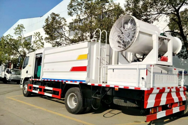 柳汽乘龙抑尘车(50-100米雾炮机)