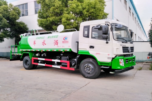 东风专底多功能抑尘车(30-35米雾炮、12吨水罐)