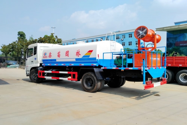 东风天锦多功能洒水抑尘车(12立方、30米喷雾机)