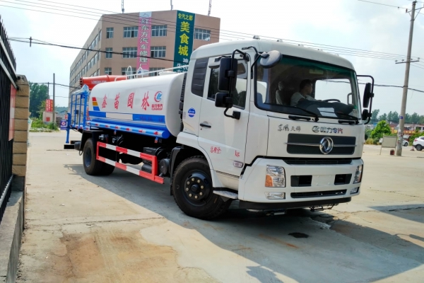 东风天锦多功能洒水抑尘车(12立方、30米喷雾机)