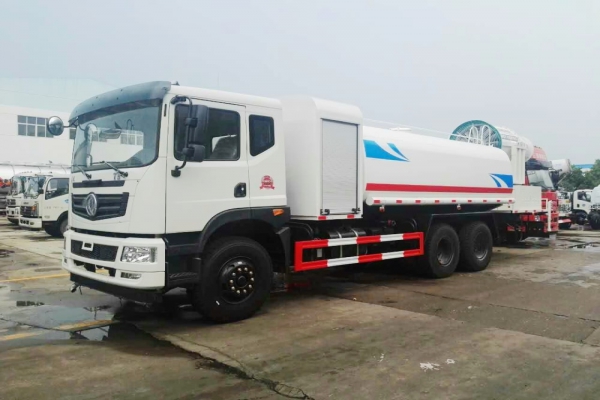东风T5后双桥多功能抑尘车(60-120米雾炮)