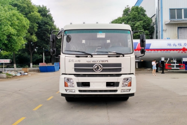 东风天锦抑尘车(方形厢体、50-100米喷雾机)