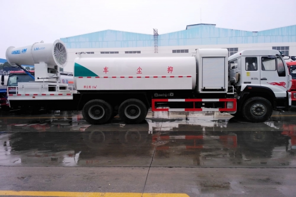 重汽斯太尔后双桥抑尘车(60-120米雾炮机)