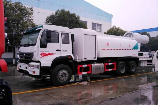 重汽斯太尔后双桥抑尘车(60-120米雾炮机)