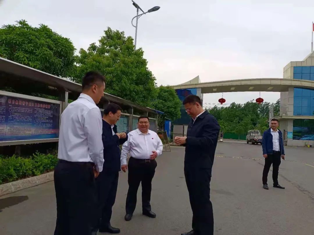 湖北省**副**、**王忠林带领省市领导视察程力（曾都）汽车工业园新厂基地建设情况