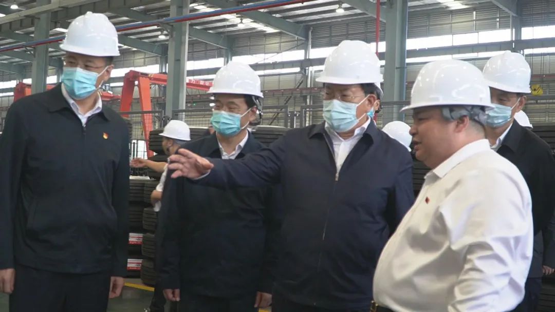 湖北省**副**、**王忠林带领省市领导视察程力(曾都)汽车工业园新厂基地建设情况